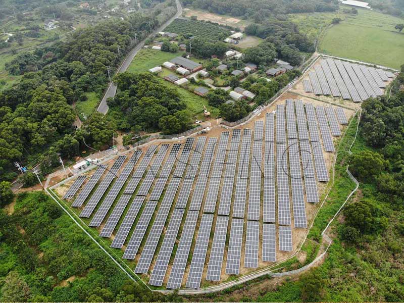 Taiwan Ground Screw Foundation Sistema di montaggio a terra solare 1,6 MW
